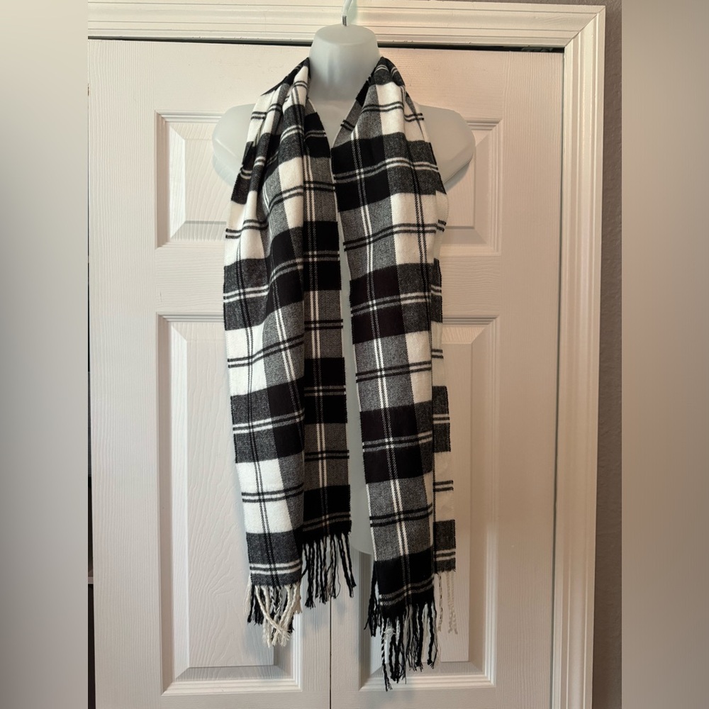 🌷Black & White "Cashmere Feel" Winter Scarf